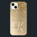 Imitate Gold Brushed Metal Glitzer Monogram Name iPhone 14 Plus Hülle<br><div class="desc">Dieses schicke iPhone-Gehäuse mit hübschem vergoldeten Glitzer auf goldgebürstetem metallischem Hintergrund ist einfach zu personalisieren.</div>