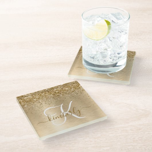 Imitate Gold Brushmetall Glitzer Print Monogram Glasuntersetzer (Schrägansicht)