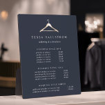 Imitate Gold Clothes gefährdet Preise/Dienstleistu Fotoplatte<br><div class="desc">Elegante Tafel mit Aasel zeigt Ihre Dienstleistungen oder Preisliste schön. Dieses schicke Design ist perfekt für Schneider, Seemänner, Privatkunden, Trockenreiniger und vieles mehr geeignet und bietet klassische weiße Schriftzeichen auf einem marineblauen Hintergrund, der mit Imitaten mit goldfarbenen Kleiderbügeln geschmückt ist. Enthält drei individuell anpassbare Überschriften und Textfelder sowie Platz für...</div>