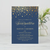 Imitate Gold Confetti Dots Navy Blue Abschluss Einladung (Stehend Vorderseite)