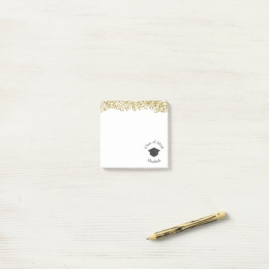 Imitate Gold Confetti & Graduation Cap Class 20xx Post-it Klebezettel (Auf Schreibtisch)