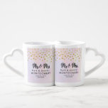 Imitate Gold Confetti Mr. & Mrs. on Lila Watercolo Liebestassen<br><div class="desc">Eine niedliche Hochzeitsfeier zur Erinnerung an die Tasse. Personalisierter Text mit Mr. & Mrs. geschrieben in einem trendigen Kalligraphie-Schriftart. Konzipiert mit Fake Gold Konfetti sprinkled entlang der Spitze. Ein blasser lila und gelber Aquarellhintergrund.</div>