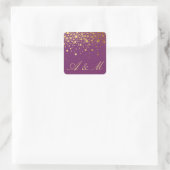 Imitate Gold Foil Confetti Dots Lila Monogramm Quadratischer Aufkleber (Tasche)