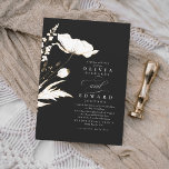 Imitate Gold Foil Wildblumen Einzigartige Schwarze Einladung<br><div class="desc">Diese Einladungen zeigen Ihre Liebe von Anfang an. Sie sind modern, elegant und dennoch schlicht, elegant und romantisch. Ideal für eine ungezwungene oder entspannte Hochzeit mit klassischer und schicker Dekoration. Auch für Ihre Hochzeit im Wildschwein begeistert die Einladung! Das ist ein unerwartetes Design und sehr faszinierend - goldfarbene handgezeichnet Wildblumen...</div>