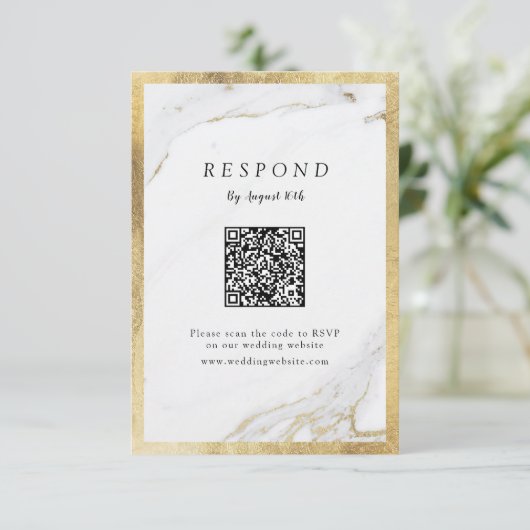 Imitate Gold Marmor Luxus moderne Hochzeit QR-Code RSVP Karte (Stehend Vorderseite)