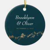 Imitate Gold Painterly Mountains Names & Date Keramik Ornament (Vorne)