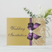 Imitate Gold Sequins Lila Bow-Hochzeit Einladung (Stehend Vorderseite)