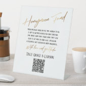 Imitate Gold Typografy Honeymoon Fund QR Code Sockelschild (In Situ)