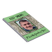 Imitate graue Holzeffekt behielt lächelnd Foto grü Notizblock (Rechte Seite)