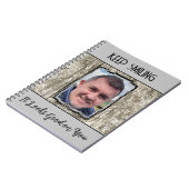 Imitate graue Holzeffekt behielt lächelndes Foto S Notizblock (Linke Seite)