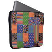 Imitate im Folklostik Patchwork Laptop Sleeve (Vorne Rechts)