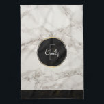 Imitate Marble Alabaster Taupe Tan Monongram Geschirrtuch<br><div class="desc">Ein Küchentuch mit eleganten IMITATEN Marmor Alabaster-Hintergrund. Taupe / tan und Creme Farben verschmelzen,  schaffen interessante Muster für einen klassischen modernen Look. Eine schwarz-goldgelbe Marmorgrenze am Boden. Die Mitte des Handtuches hat einen schwarzen und goldenen Kreis mit einem goldenen Farbverlauf mit Ihrem Namen und anfänglich personalisierten innen.</div>