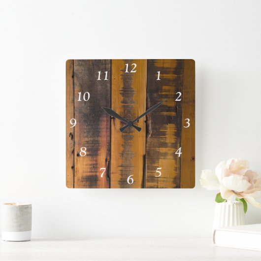 Imitate mit verwittertem Stallholz Quadratische Wanduhr (Zuhause)