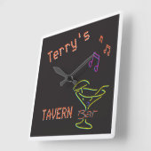 Imitate Neon Sign Personalisiert Mancave Tavern Cl Quadratische Wanduhr (Winkel)