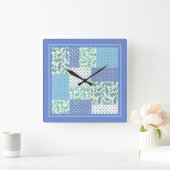 Imitate Patchwork Snowdrops Blue Green und Polkas Quadratische Wanduhr (Zuhause)
