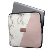 Imitate Rosa Ledermarben Moderne Monogramm Laptopschutzhülle (Vorderseite Links)