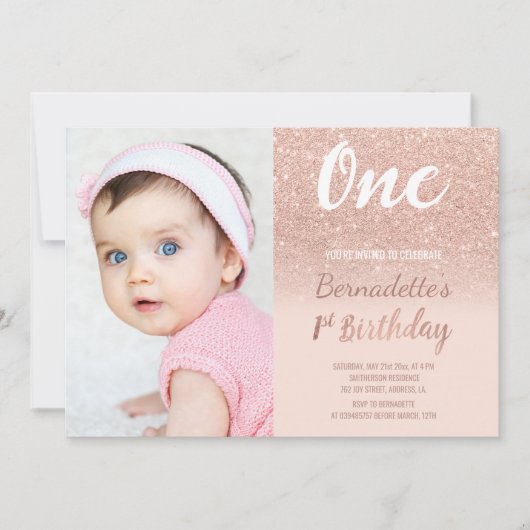 Imitate Rose Gold Glitzer ombre Foto ersten Geburt Einladung (Vorderseite)
