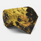 Imitatgoldschlangenhautbeschaffenheit auf dunklem krawatte (Gerollt)