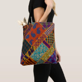 Imitation eines indischen Patchwork-Musters mit Te Tasche (Von Nahem)
