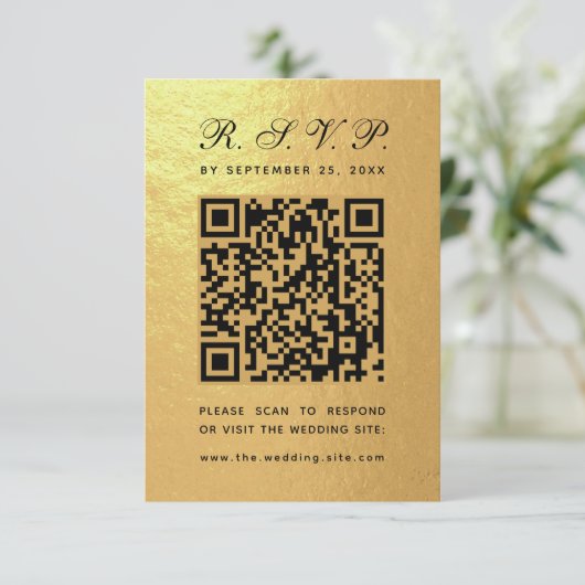 Imitats Gold Foil QR Code Black Script Luxus Hochz RSVP Karte (Stehend Vorderseite)