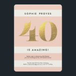 Imitats Goldene Foil 40. Geburtstagsfeier Einladun Einladung<br><div class="desc">Eine hübsche und weibliche Party Einladung zum 40. Geburtstag mit Imitaten,  Goldzahlen und schwarzen Streifen. Passen Sie die Rückseite mit einem Foto des Geburtstagsmädchens an. Viel Platz auf der Vorderseite für Ihre Party-Details.</div>