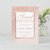 Imitats Rose Gold Glitzer eleganter Sweet 16 Seite Einladung (Stehend Vorderseite)