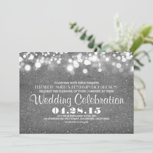 Imitats Silber Glitzer Lichter Hochzeit lädt ein Einladung (Stehend Vorderseite)