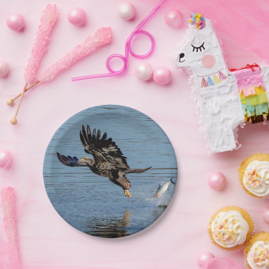 Immature Bald Adler fällt einen Fisch Pappteller (Party)