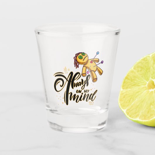 Immer auf meinem Kopf Funny Halloween Voodoo Doll Schnapsglas (Vorderseite)