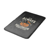 Immer Halloween-Schwarze-Katze-Kürbis-Design Badematte (Schrägansicht)
