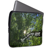 Immer Sonnenlicht durch Bäume inspirieren. Laptopschutzhülle (Vorne Rechts)