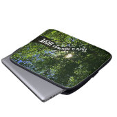 Immer Sonnenlicht durch Bäume inspirieren. Laptopschutzhülle (Vorne Knopf)