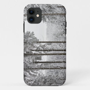Immergrüner Wald im Winter Case-Mate iPhone Hülle
