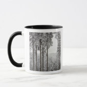 Immergrüner Wald im Winter Tasse (Links)