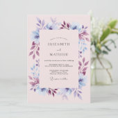 Immergrünes Blumenwald-Hochzeit Einladung (Stehend Vorderseite)