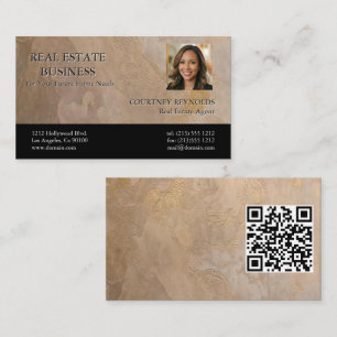 Immobilienmakler-Porträt Beige Gold Textur QR-Code Visitenkarte