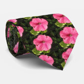 Impatiens Dark Pink Floral Krawatte (Gerollt)