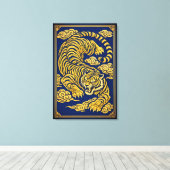 Imperial Tiger – Gold & Blue Canvas Print Leinwanddruck (Insitu (Holzboden))