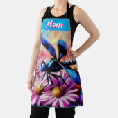 Impressionistische Dragonfly On Pink Daisis Floral Schürze (InSitu)