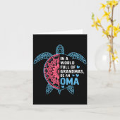In A World Full Of Grandmas Be An Oma Turtle Karte (Gelbe Blume)