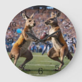 "In Aktion: Kangaroos spielt Aussie-Regeln Große Wanduhr (Vorderseite)