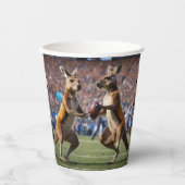 "In Aktion: Kangaroos spielt Aussie-Regeln Pappbecher (Vorderseite)