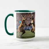 "In Aktion: Kangaroos spielt Aussie-Regeln Tasse (Links)