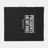 In America Presidents Are Not Kings Retro Classic Fleecedecke (Vorderseite (Horizontal))