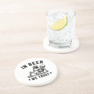 In Bier we trust chillin' Skelett Beer Pong Getränkeuntersetzer