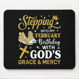 In den Februar Geburtstag Sneaker Bday treten Mousepad
