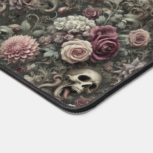 In den Rose tauchen - Gothic Skull Floral Schreibtischunterlage (Ecke)