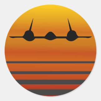 In den Sonnenuntergang - Der Blackbird Runder Aufkleber