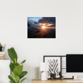 In den Sonnenuntergang fliegen Poster (Heimbüro)