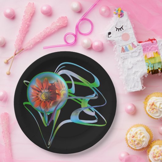 In den Tellern des Mittelpapiers stecken Pappteller (Party)